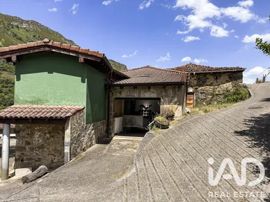 Casa de poble a Quirós