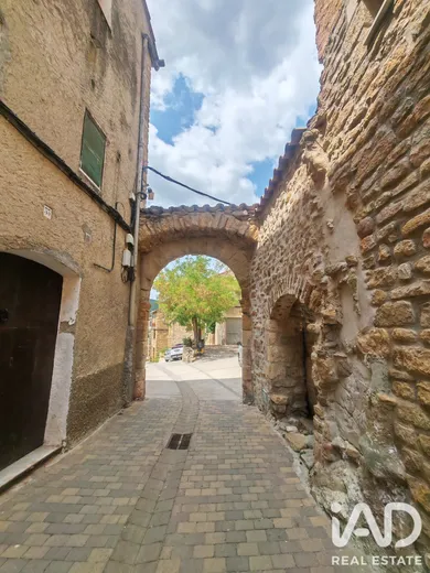 Village house in Àger