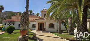 Villa en Elda