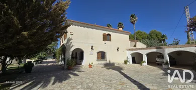 Villa en Elda