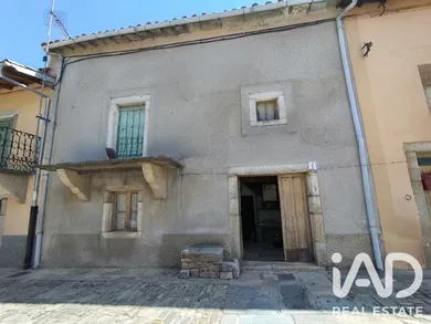 Village house in Vilvestre