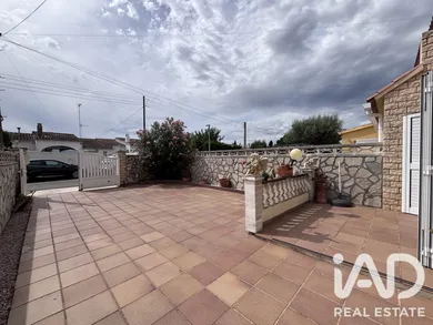 Semi-detached house in L'Escala