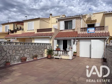Semi-detached house in L'Escala