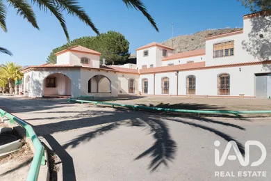 Cortijo en Las Tres Villas