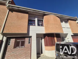 Casa adosada en Villarino de los Aires