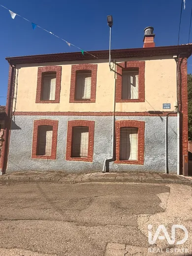 Casa de pueblo en Matallana de Torío
