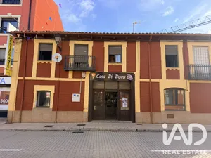 Edificio en Mansilla de las Mulas