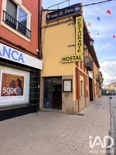 Edificio en Mansilla de las Mulas