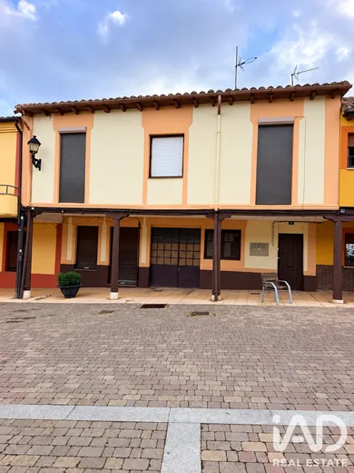 Edificio en Mansilla de las Mulas