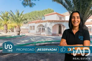 Masia a Las Tres Villas