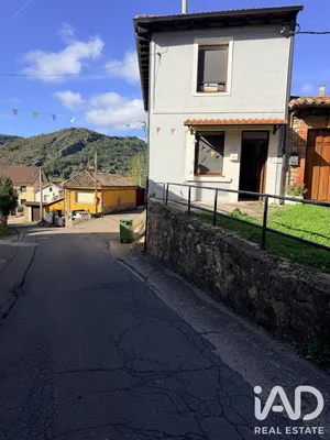 Casa de poble a Matallana de Torío