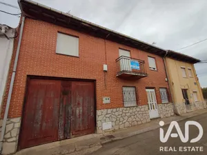 Casa de pueblo en VEGUELLINA DE ORBIGO