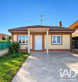 Chalet en Roperuelos del Páramo