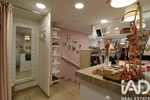 Shop/Premises commercial in Sant Feliu de Llobregat