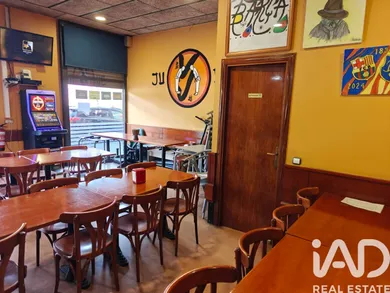 Shop/Premises commercial in Badalona