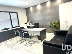 Shop/Premises commercial in Pilas