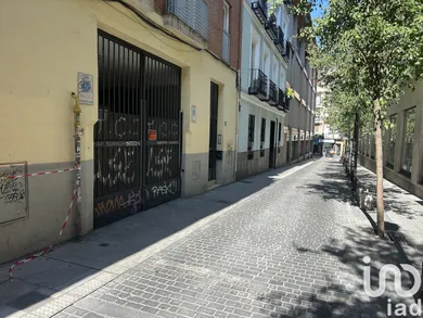 Parking/garage/box à Madrid
