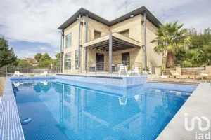 Villa en Colmenar de Oreja