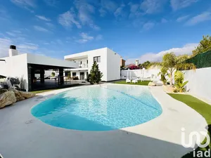 Casa de campo en Urbanización Valle del Sol