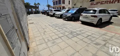 Local comercial en Urbanización Roquetas de Mar