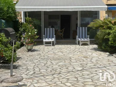 Apartment in Llança