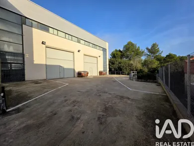 Murs comercials a Cervelló