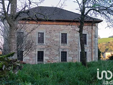 Traditional house in Santa María de Cayón