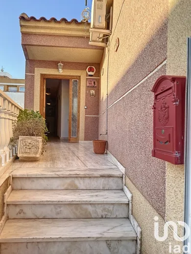 Townhouse in Los Palacios