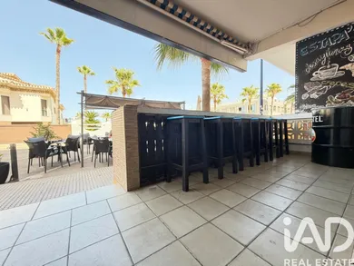 Shop/Premises commercial in Playa de Miramar