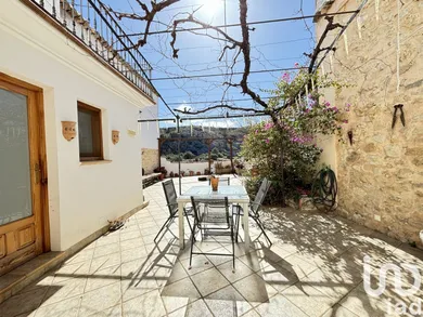 House in Nucleo Beniaia / Beniaya